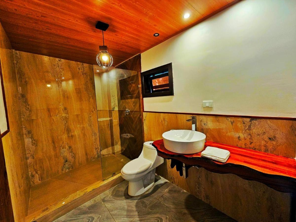 Las Luciernagas Hotel 弗洛勒斯 外观 照片