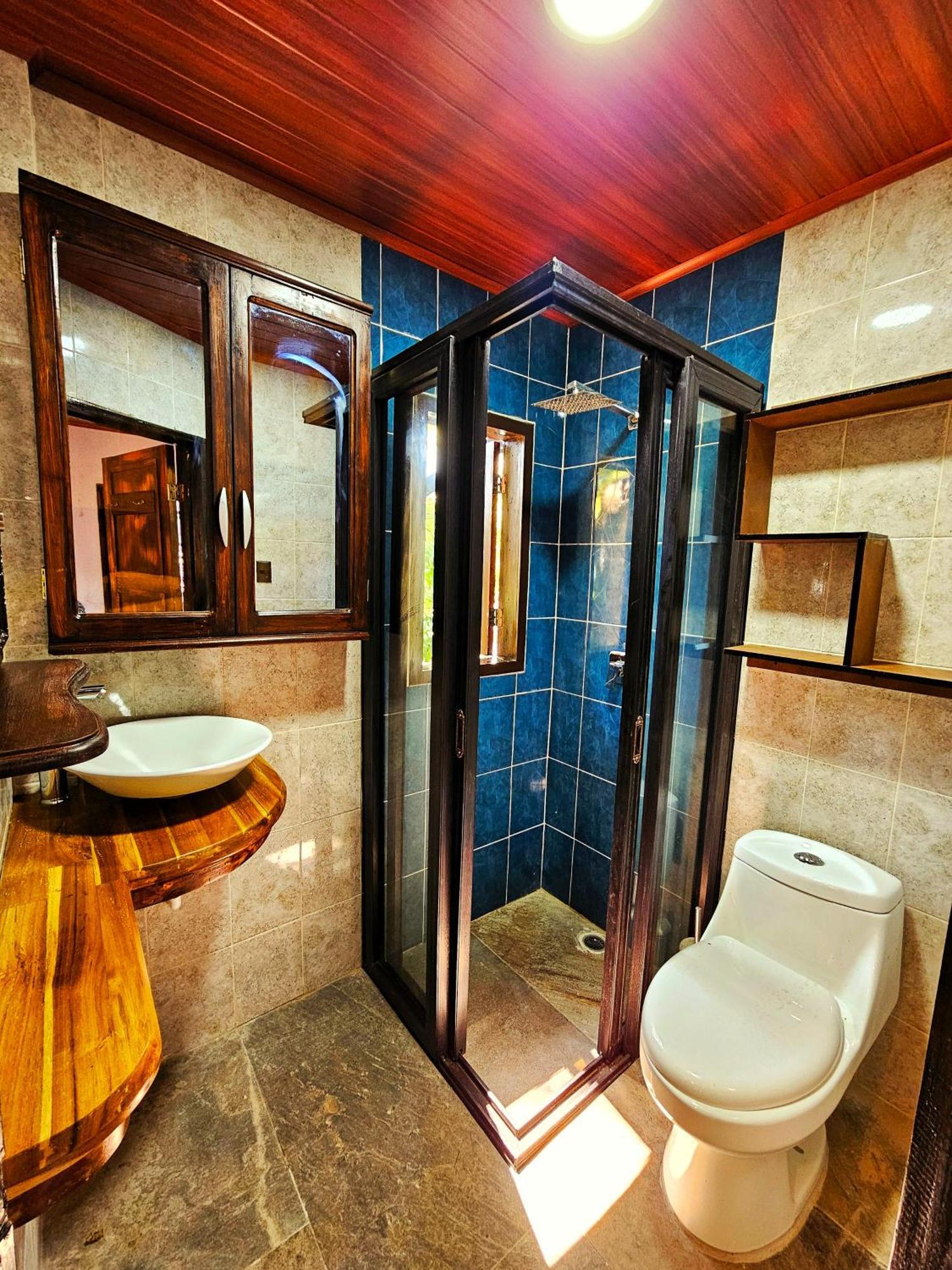 Las Luciernagas Hotel 弗洛勒斯 外观 照片
