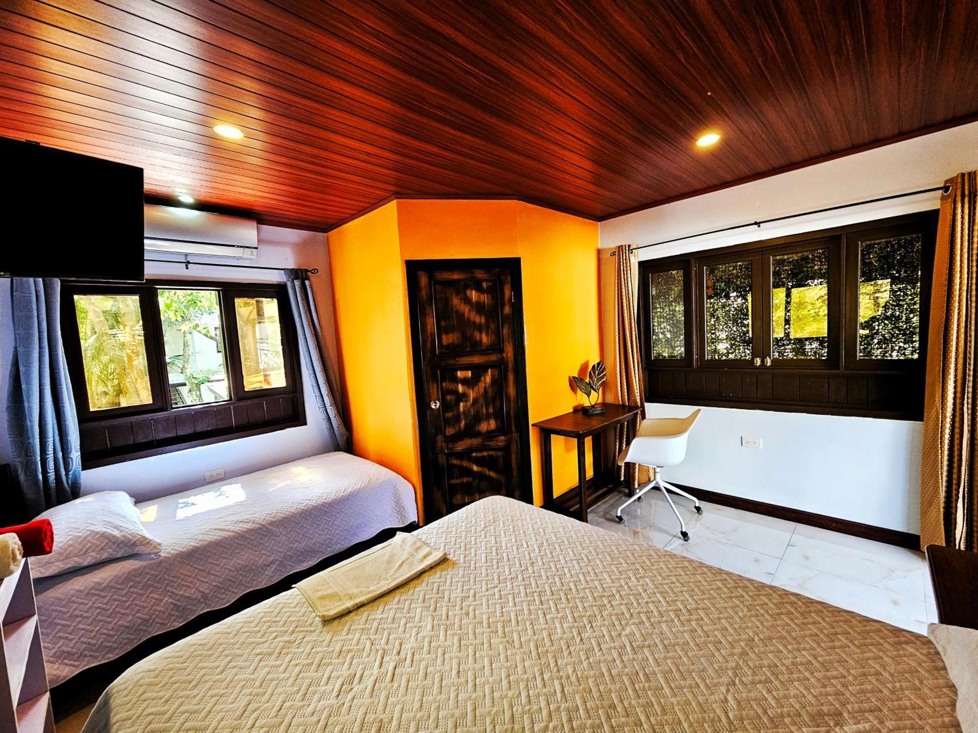 Las Luciernagas Hotel 弗洛勒斯 外观 照片
