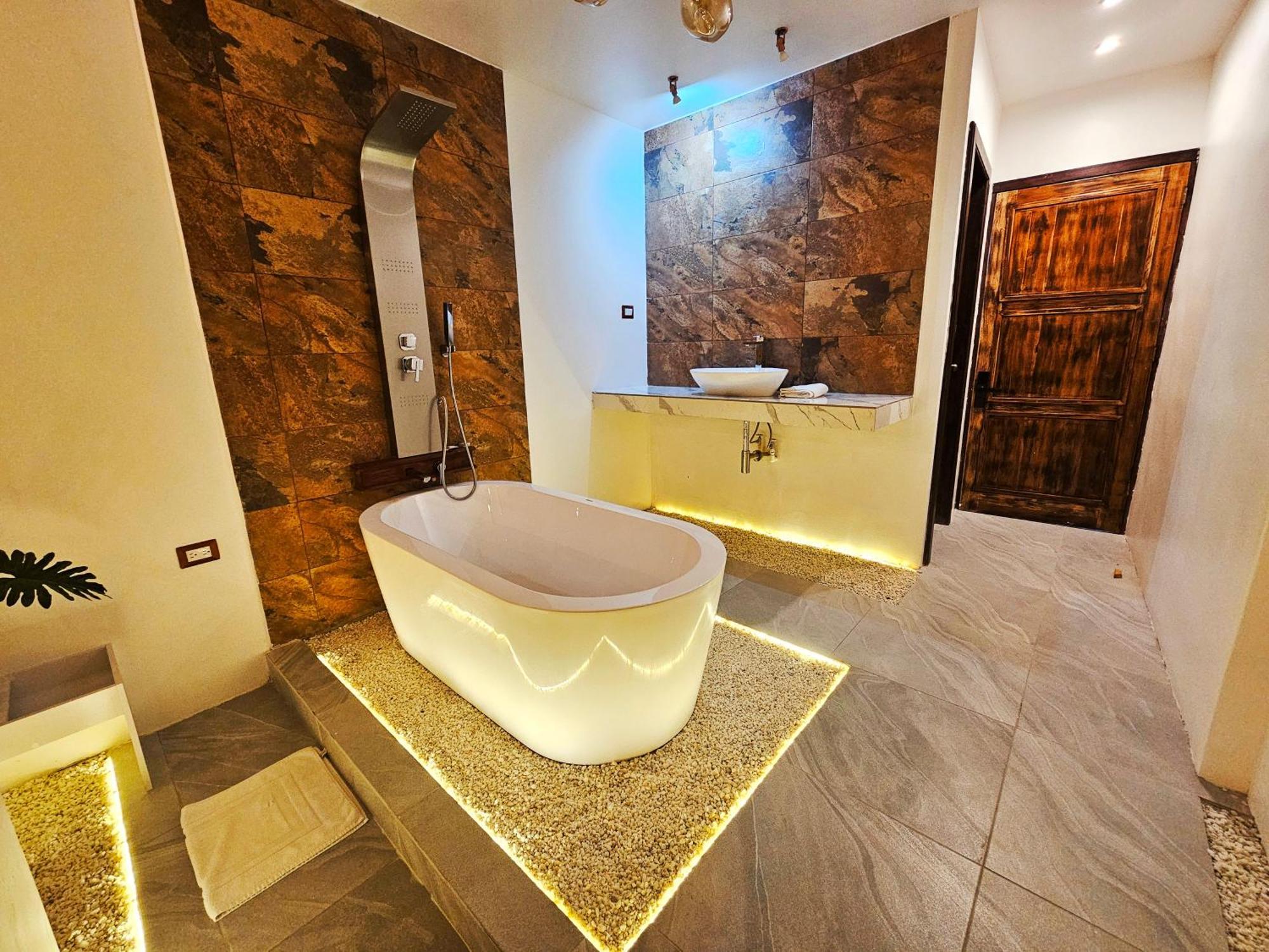 Las Luciernagas Hotel 弗洛勒斯 外观 照片
